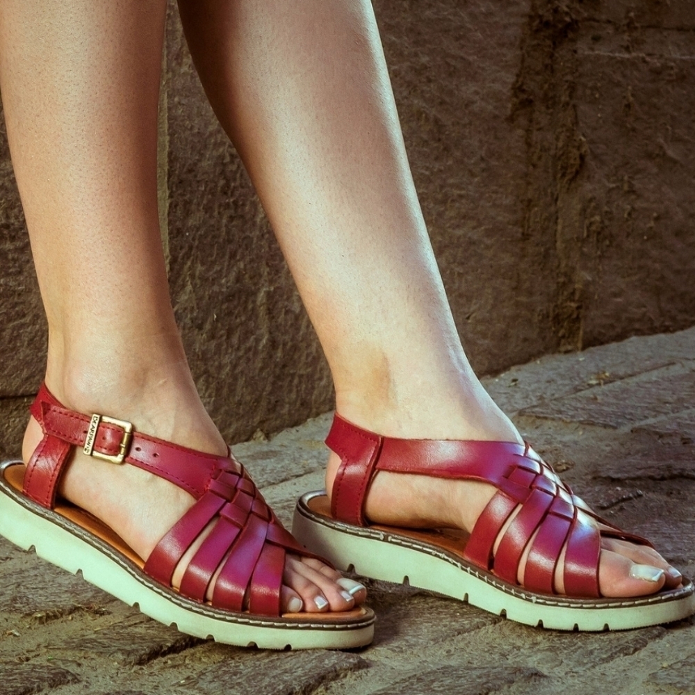 NEW! HUARACHES by BEAR PAW Leah Red Hand Crafted Braided Leather Sandals 6.